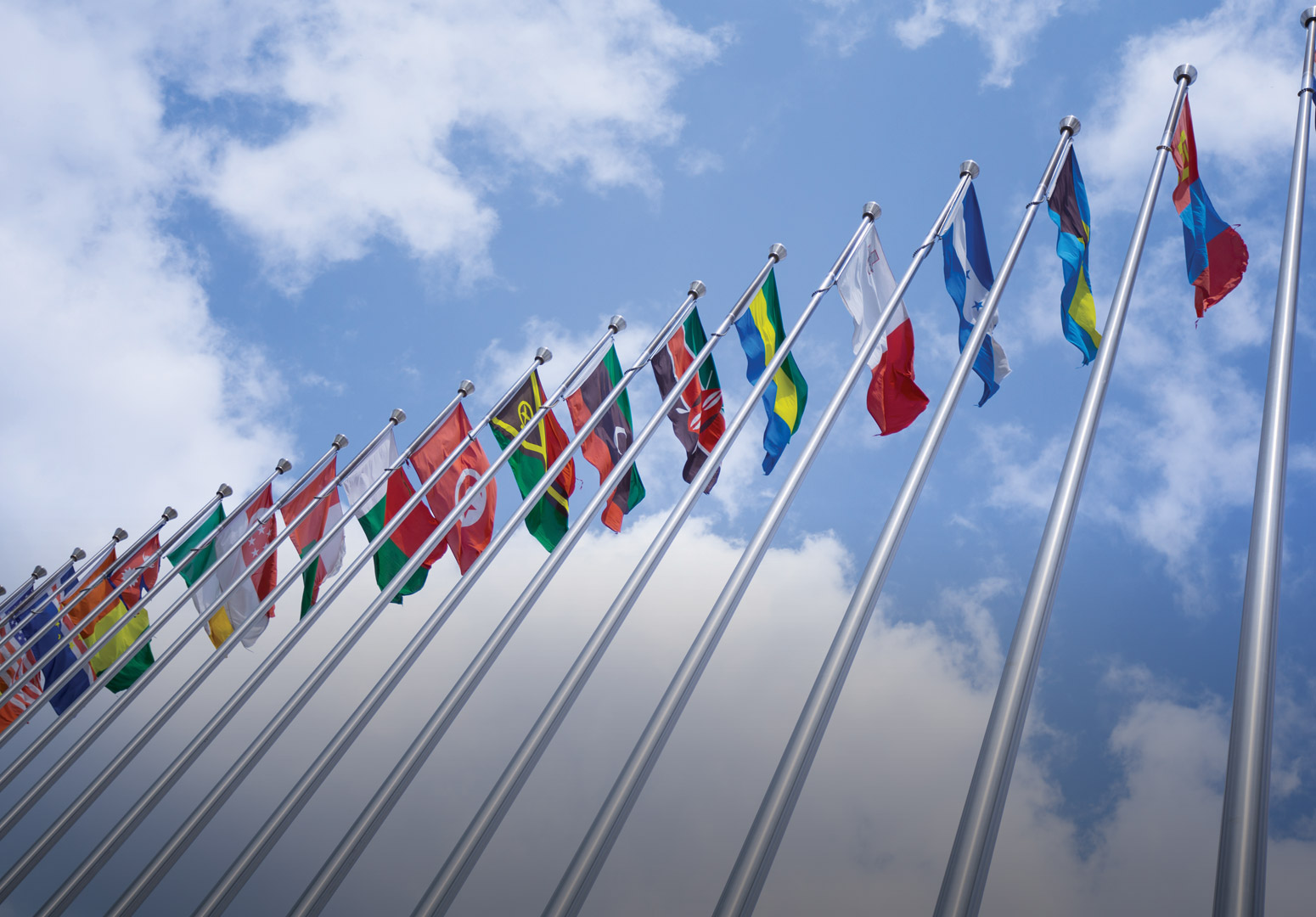 ماجستير في القانون الدولي والفضاءات والسيادة