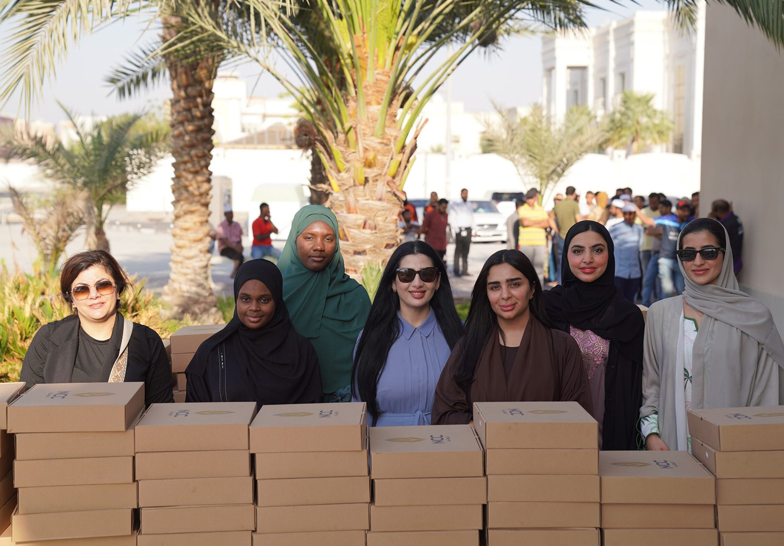 نعمل من أجل المجتمع