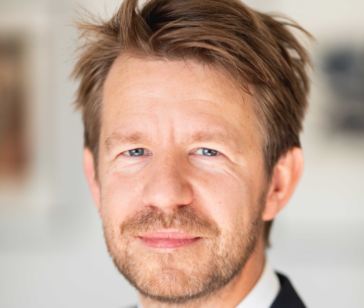 Dr. Arnaud Latil