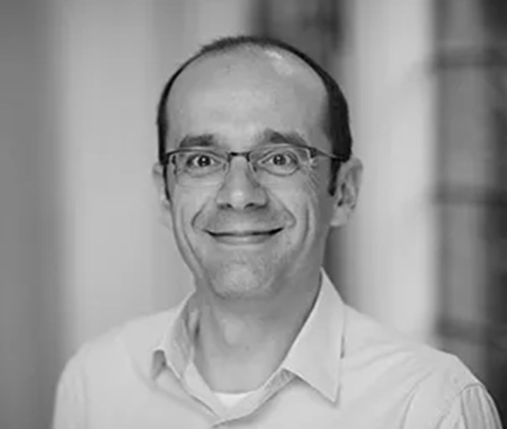 الأستاذ تيم شوانن