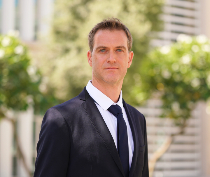 Dr. Renaud Debailly