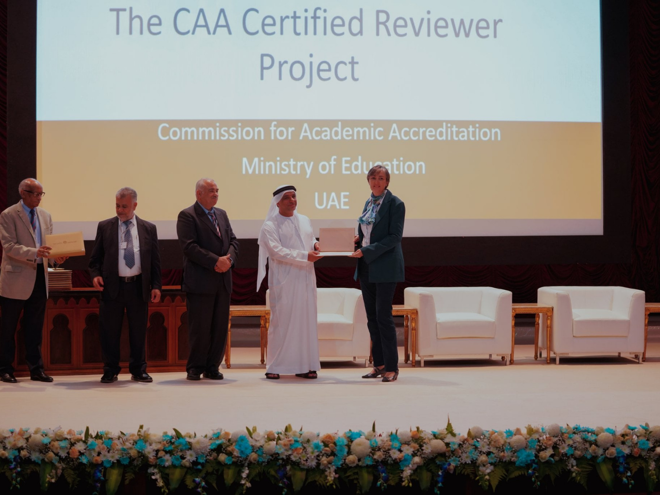 le Dr. Valérie Le Guyon reçoit le certificat d’examinatrice certifiée de la CAA